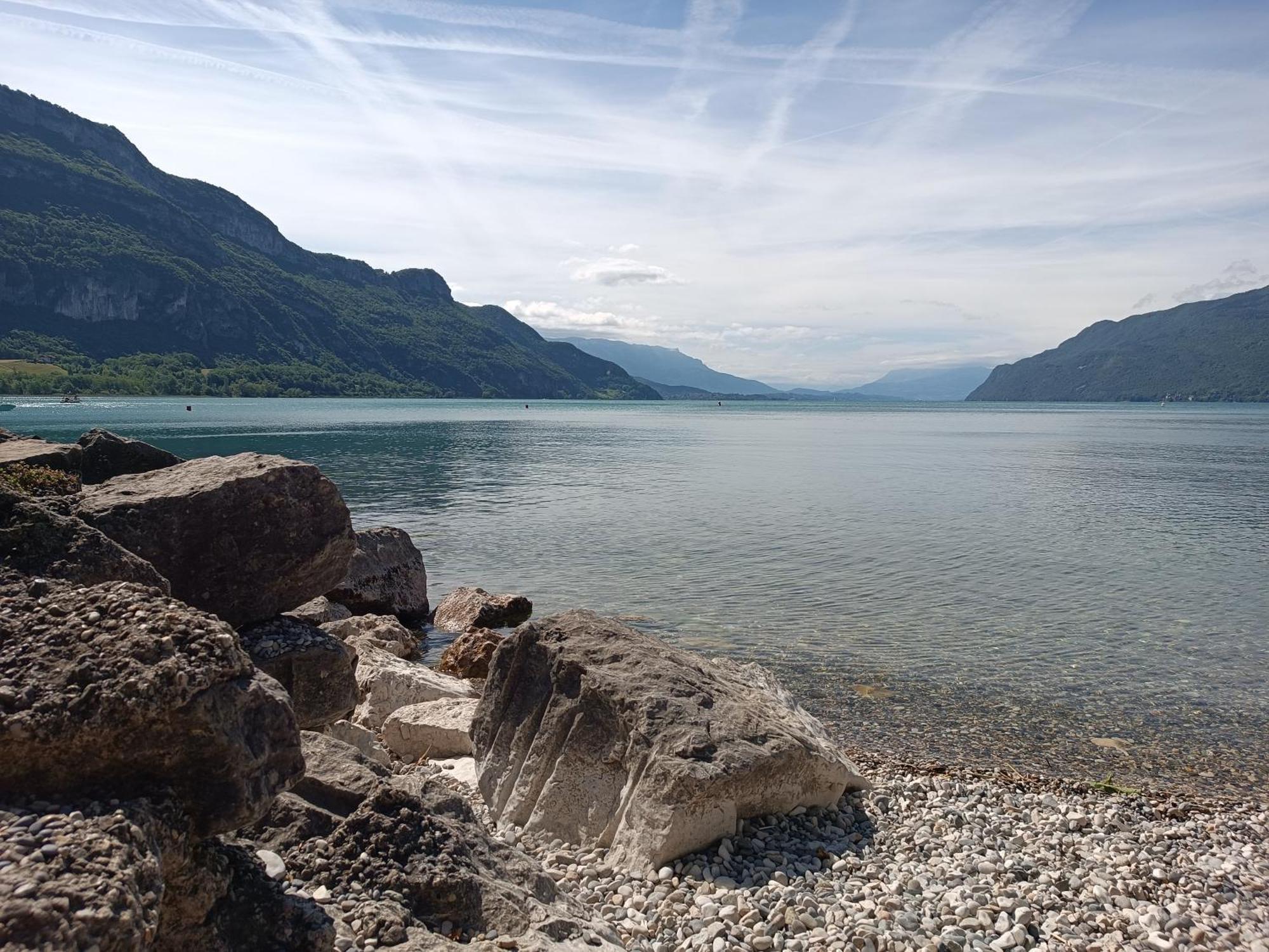 Du Vent Dans Les Arbres -120M2 Belle Vue Sur Le Lac Chindrieux Ruang foto
